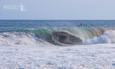 Surf Ixtapa Escolleras foto: Marquez  Project