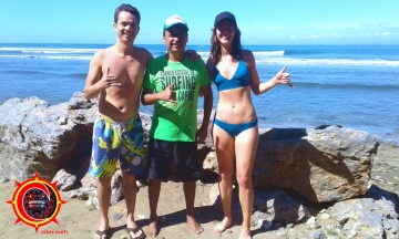 Saladita Beach surf lesson - alber.tours