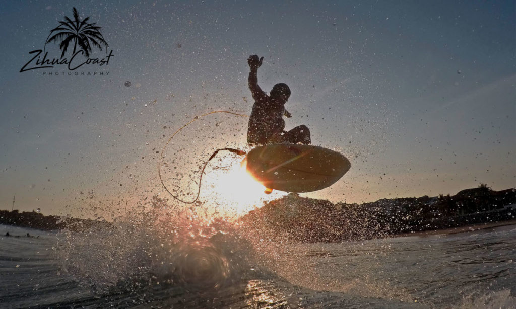 Surf Ixtapa Playa Escolleras, Foto: ZihuaCoast
